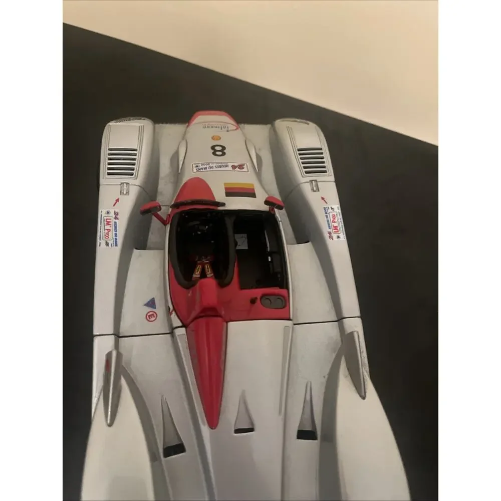 Audi R8 le Mans-Sieger 2000 Team Joest #8 Maisto 1:18 Scale Collectible Car